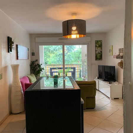 Votre Sejour Cosy A Frejus! Lägenhet Exteriör bild