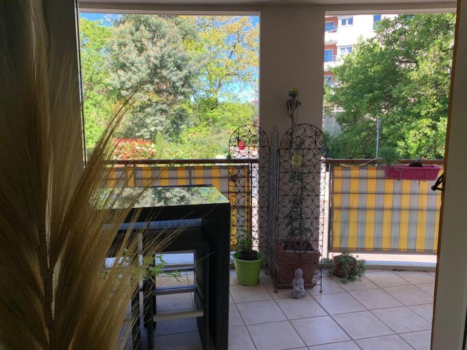 Votre Sejour Cosy A Frejus! Lägenhet Exteriör bild