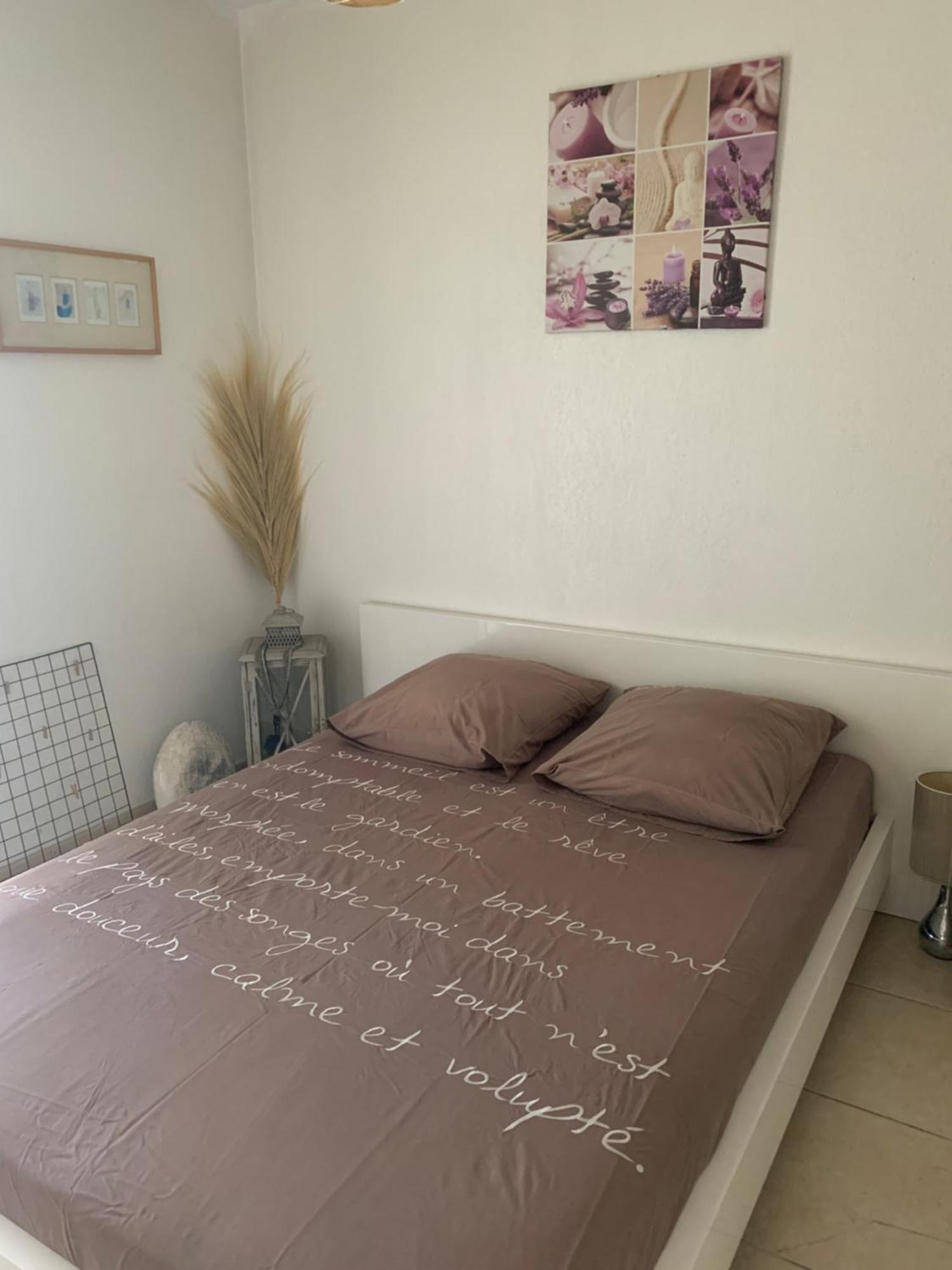 Votre Sejour Cosy A Frejus! Lägenhet Exteriör bild